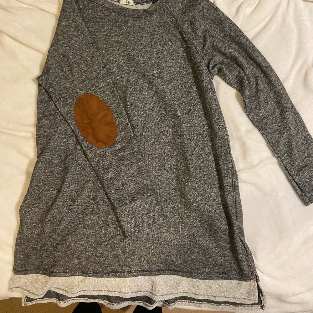Long sleeve sweater, Large (fits a little bigger)